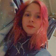 Daphne Bolin's Instagram, Twitter & Facebook