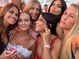 Messis frau das ist antonella roccuzzo. Ibiza Fieber Messi Beendet Seinen Urlaub Mit Stil Tribuna Com