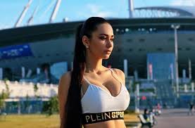 Jugador del @everton y selección colombia @fcfseleccioncol bienvenidos⚽🔟 🇨🇴. Colombia Soccer Star James Rodriguez Is Dating The Most Stunning Woman We Ve Ever Seen