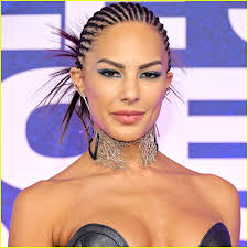 Jason Oppenheim's Girlfriend Marie-Lou Nurk Shares Which 4 'Selling Sunset'  Stars She 'Loves' & the 4 That Are Simply 'Okay'