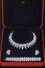 Pour les articles homonymes, voir diamant (homonymie). Mission Choisir La Parure En Or Pour Mon Mariage Mariage Tunisie