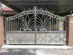 The stainless steel main gates can be installed in apartments, bungalows, simplex, duplex, row houses as well as commercial structures. 9 Stainless Steel Gate Ideas Stainless Steel Gate Steel Gate Steel Gate Design