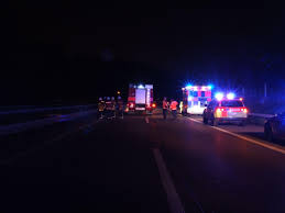 Laut polizei fuhr der fahrer eines kleintransporters am dienstag in. Todlicher Unfall Auf Schweizer A13 Welt Vol At