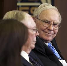 Warren buffett's annual letter to shareholders is proof that the investment titan is a fraud and a charlatan, renegade broadcaster max keiser has said. Legendarer Investor Das Orakel Warren Buffett Versammelt Seine Junger Welt