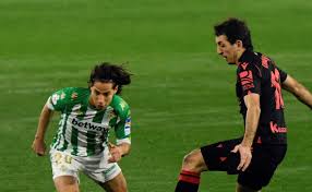 Diego lainez (diego lainez leyva, born 9 june 2000) is a mexican footballer who plays as a right midfield for spanish club real betis. Real Betis Diego Lainez Aparece En El Future Stars Del Fifa 21