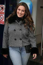 Kelly brook cut a chic figure as she left her heart radio show in london on tuesday. Kelly Brook Arrives At Heart Radio Show In London 10 29 2018 Hawtcelebs