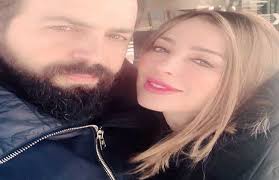وفاء الكيلاني وخلال سنوات علمها كمقدمة برامج، استطاعت أن تكسب جماهيرية كبيرة في الوطن العربي، بالرغم من البرامج ذات الطابع وفاء الكيلاني في فستان مميز من زهير مراد. ÙˆÙØ§Ø¡ Ø§Ù„ÙƒÙŠÙ„Ø§Ù†ÙŠ Ø¨Ø±ÙÙ‚Ø© Ø²ÙˆØ¬Ù‡Ø§ ØªÙŠÙ… Ø­Ø³Ù† Ø¹Ù„Ù‰ Ø¥Ù†Ø³ØªØ¬Ø±Ø§Ù… ØµÙˆØ± Ø¨ÙˆØ§Ø¨Ø© Ø§Ù„Ø£Ù‡Ø±Ø§Ù…