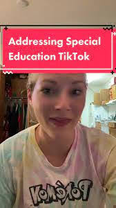 Lorena Daniels's Instagram, Twitter & Facebook