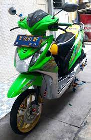 Bagian yang bisa dirubah pertama kali pada modifikasi motor beat hitam adalah pada bagian roda, roda diganti ke ukuran ring 17. Honda Beat 2013 Surabaya Two Tone Ala Ton Speed