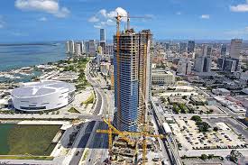 Laut medienberichten würden sich unter den trümmern schreiende menschen befinden. Spektakulares Hochhaus In Miami Beach Mit Dywidag Monolitzen Vorgespannt Dsi Deutschland