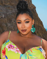 Petra Stacy's Instagram, Twitter & Facebook