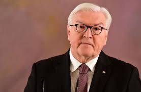 Er wird in seiner politischen laufbahn oft als unauffälliger, aber effizienter manager im hintergrund . Impfungen In Der Coronapandemie Frank Walter Steinmeier Appelliert Eindringlich An Ungeimpfte Politik Stuttgarter Zeitung