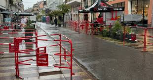 Photo Belfort. Pavs chinois briss ou descells : les rparations n'en ...