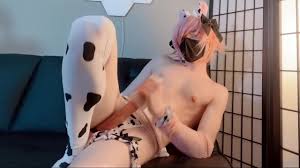 GRO?ER SCHWANZ ASTOLFO FEMBOY WIRD GEMELKT~