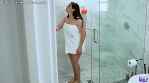 Step Mom Fucks With Her Step Son While Bathing - EPORNER