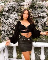 La influenciadora luisa fernanda w le reveló a todos los curiosos sus secretos para tener una figura envidiable después de haber estado embarazada. Luisa Fernanda W Wiki Height Age Husband Net Worth Biography More