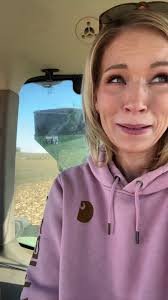 Carly W (@sisroping)