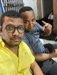 Feliz Cumpleaños para mi amigo, socio y compadre Ángel Eliezer Ramirez  @anzer41 . Tengo una vida de admiración, cariño y respeto, que Dios te siga  bendiciendo. 🎁🎊