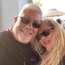 How do you store live crabs overnight? Thank You