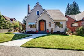 What Classifies A House Style What Makes A Craftsman Home Craftsman House House Styles Craftsman Bungalows