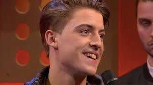 Iedereen in nederland kent natuurlijk deze rapper en veel mannen stylen hun haar dan ook graag op de manier waarop hij dat doet. Lil Kleine Verrast Bij De Wereld Draait Door