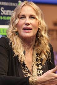 Daryl Hannah hoy cumple 60 años. Saltó a la fama por peliculas como 'Blade  Runner' o la comedia '1, 2, 3... Splash' ¡Felicidades!