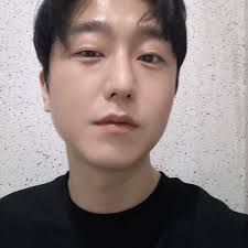 저희 아이는 4살에 프리스쿨 보냈더니 프리스쿨에서 배우더라고요. ㅋㅋ