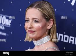 Actress sarah michelle gellar arrives hi-res stock photography and images