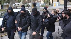 Που παίζει τώρα βικτωρασ πετσασ βιογραφικό συνεντεύξεις φωτογραφίες βίντεο. Sth Gada Paramenei O Lignadhs Sto Mikroskopio Kai Deyteros H8opoios Parembash Eisaggelea Gia Thn Emplokh Mko