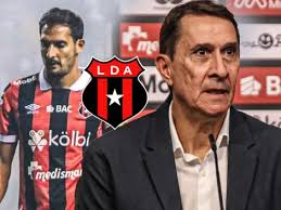 Alemán: "Sacando a Bolaños, Mariano y Waston, ¿a cuál jugador de Saprissa  va a idolatrar un niño?"