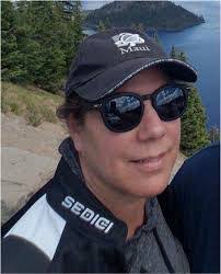 Amanda Kolling's Instagram, Twitter & Facebook