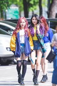 In weiterer folge haben die fans dann eine vlive übertragung aus dem jahr 2016 ausfindig gemacht, in der ihre bandkollegin sinb verrät, . Gfriend Sinb Sowon Kpop Fashion Kpop Outfits Korean Fashion