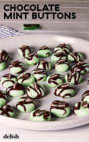 We Could Eat 1 000 Of These Chocolate Mint Buttons Recipe Mint Chocolate Candy Recipes Christmas Baking