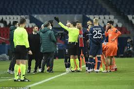 Земляк че гевары, бьелса, ди мария и месси. Psg And Istanbul Basaksehir Players Walk Off During Champions League Clash Daily Mail Online