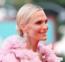 Molly Sims' jewelry at the 2019 Venice Film Festival Archives