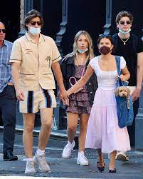 Jun 22, 2021 · millie bobby brown soared into the spotlight as eleven on stranger things and at 17 years old she's become a household name. Stranger Things Millie Bobby Brown Meet The Star S Mystery Boyfriend Film Daily