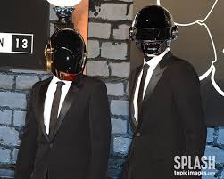 프랑스 출신의 세계적인 일렉트로닉 그룹 다프트 펑크(daft punk)가 팀 결성 28년 만에 해체를 선언했다. M Z8bwk4ybqsmm