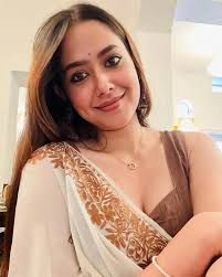 Name: Deepa Verma 🌺 Age: 34 years old City: Mumbai, India 📍 Looking for  someone who can make life's simple moments unforgettable. 🌈 Could we be a  perfect match? 😊