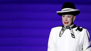 On sait depuis longtemps que mme de fontenay n'a pas la langue dans sa poche. Genevieve De Fontenay La Dame Au Chapeau L Express Styles