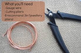 Guidecentral is a fun and visual way to discover diy ideas learn new skills, meet amazing people who share your passions and even upload your own diy guides. Personalized Wire Place Card Holders Do It Daily