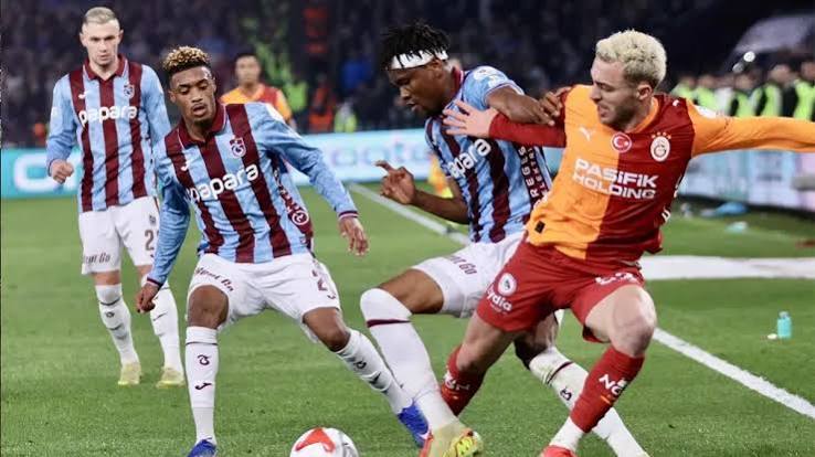 DEV MAÇ: TRABZONSPOR VE GALATASARAY KARŞI KARŞIYA
