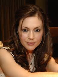 Alyssa Milano biografia, età, foto da giovane, altezza, marito, patrimonio  netto 2025