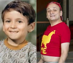 Moisés Suárez, 'Arturo' en Vecinos, revela que casi va a la guerra y que  fue la 'Pájara Peggy'