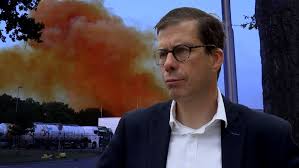 Burgemeester Van Oostrum blikt terug op brand en explosie met oranje wolk in Borculo