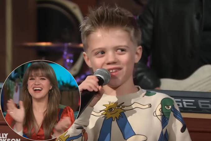 Kelly Clarkson's 8-Year-Old Son Covers Frank Sinatra and WOW!