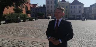 Prezes kongresu polskiego biznesu, wiceprezes korwin, rada liderów konfederacji, doradca podatkowy, ekonomista. Bylem Jestem I Bede Za Zyciem Slawomir Mentzen Odcina Sie Od Swojej Partii Ddtorun Pl