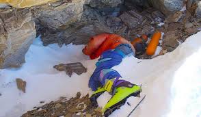 He had to step over the legs of another dead climber. Rainbow Valley Everest Where Is The Death Zone Everest