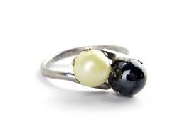 Black And White Pearl Rings Silver Your Place To Buy And Sell All Things Handmade Black Pearl Jewelry Vintage Silver Pearl White
