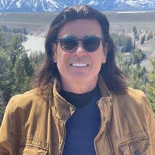 Thomas Selzer's Instagram, Twitter & Facebook