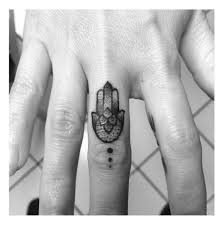 Tattoo Mao De Fatima Tatuaje De Mano Hamsa Tatuajes En Los Dedos Tatuajes De Moda